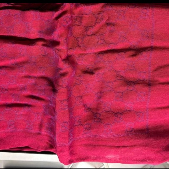 Purple/pink Gucci scarf - Picture 1 of 3